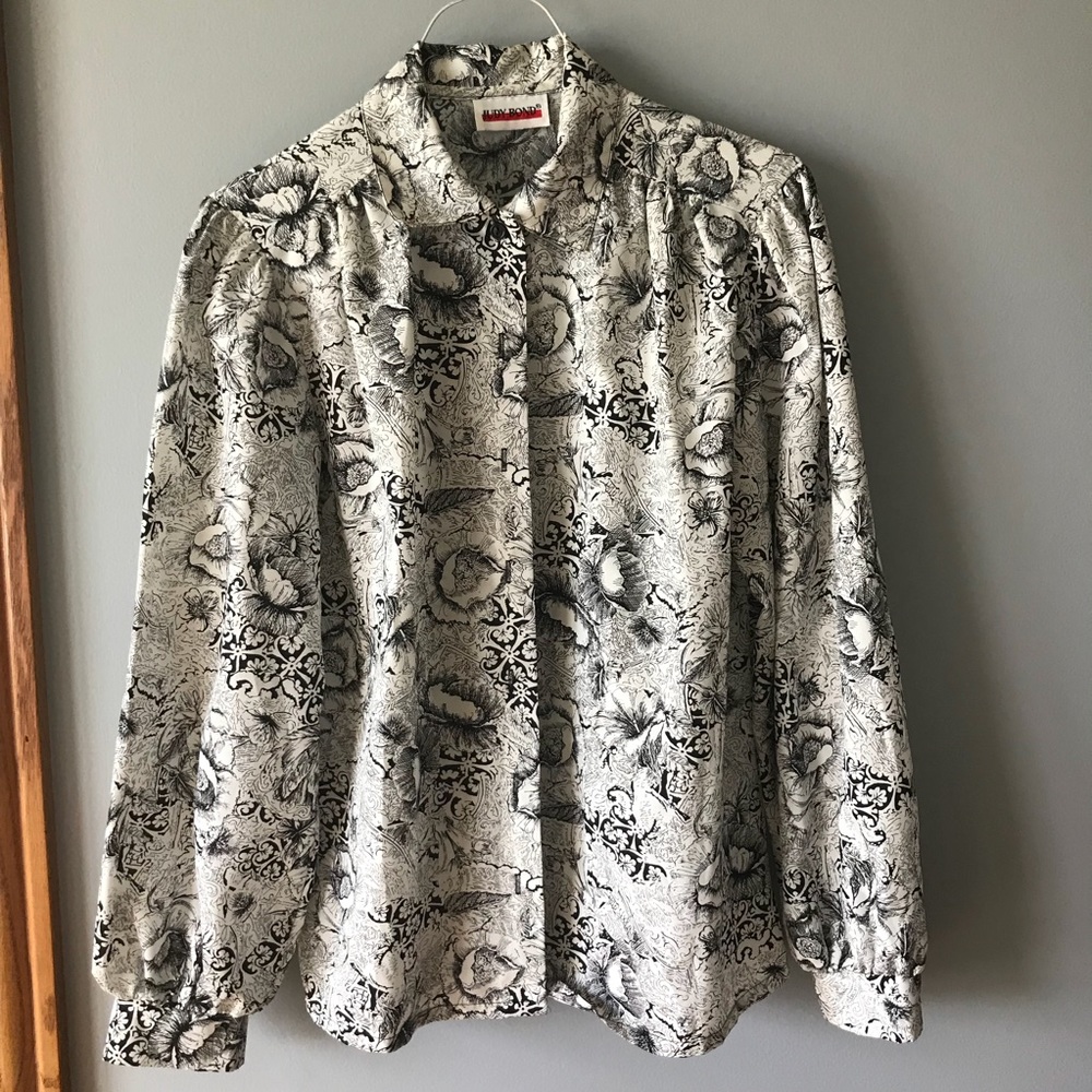 Judy Bond Floral button down blouse